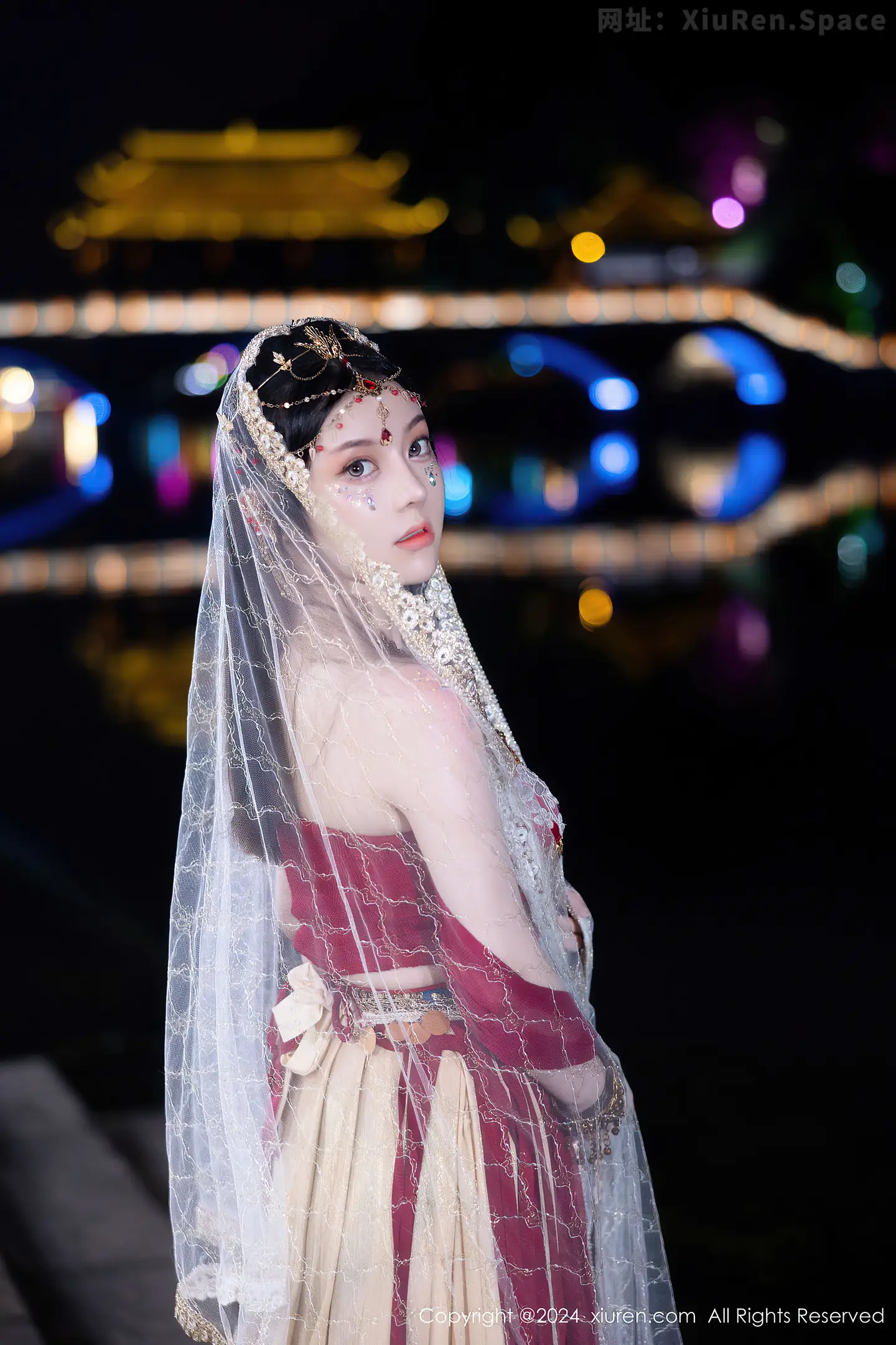 图片[5]-[XiuRen秀人网]VOL.8349 模特豆瓣酱性感红色薄纱西域服饰半脱秀丰腴身材撩人诱惑写真82P-秀人网官方网站